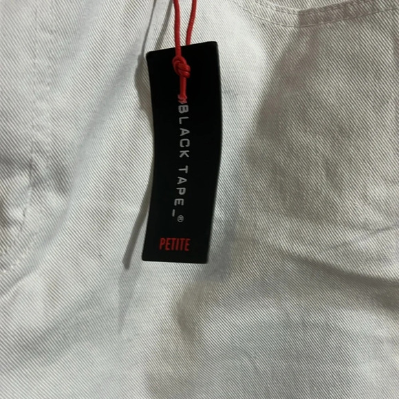 Black Tape Women’s Petite White Jeans with pockets. NWT Size: 31 (12) Petite - Picture 4 of 9